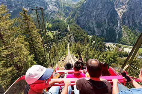 100 St Funicular: Ride To The Top With Ease