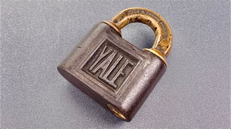 1229 The Secret To Picking This 115 Year Old Yale Padlock Youtube