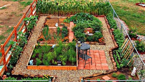 24 Fantastic Backyard Vegetable Garden Ideas