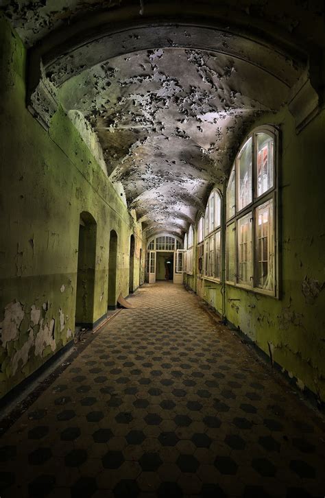 30 Photos Of Abandoned Hospitals That Ll Send Chills Down Your Spine