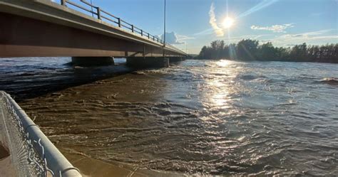 Alberta Floods Whitecourt Area Rivers Peak Evacuation Orders Expand