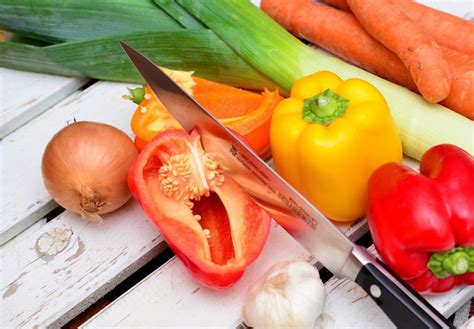 Apprendre Cuisiner Les L Gumes Lors D Un Atelier Les L Gumes