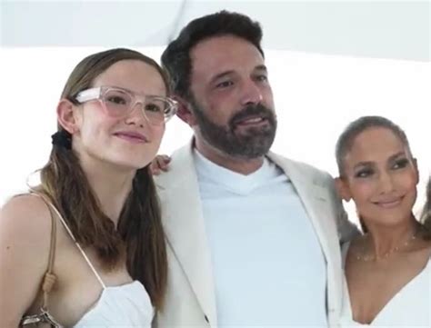 Ben Affleck S Daughter And Jennifer Lopez Attend A Party Together And