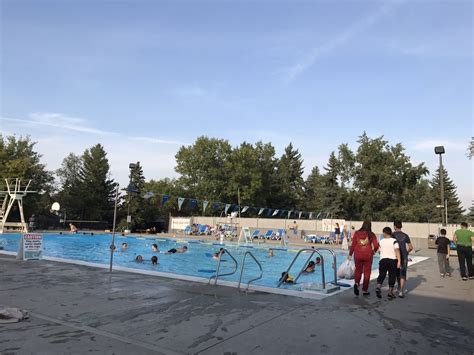 Broadstock Pool Guide: Amenities Uncovered