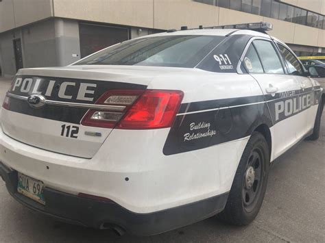 Busy Weekend For Winnipeg Cops With Over 3 000 Emergency Calls