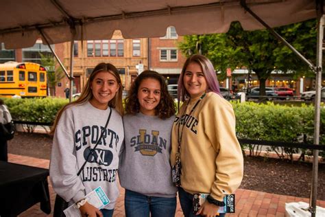 College Night At The Shops At Yale