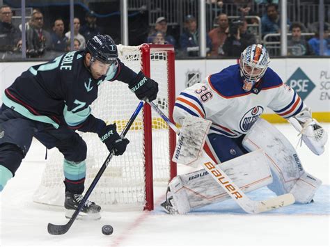 Crease Battle Could Be Key To Oilers Cup Hopes Edmonton Journal