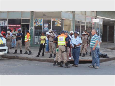 Da To Picket Outside Kempton Park Saps Over A Lack Of Specialised Units