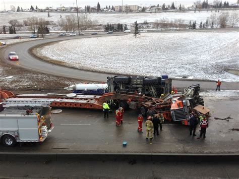 Deadly Crash On Deerfoot Trail Calgary Globalnews Ca