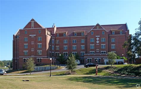 Degraff Hall West: Luxury Student Living