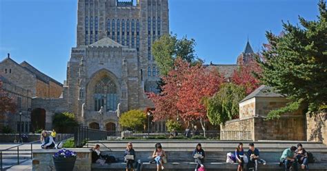 Dream College Yale Higher Education Barcelona Cathedral Campus