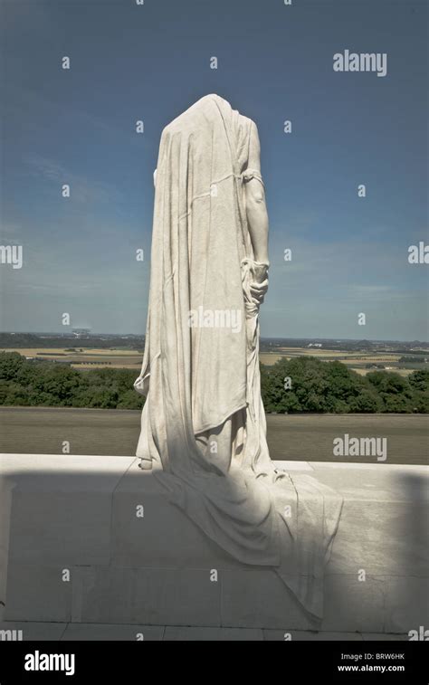 El Memorial Nacional Canadiense De Vimy Dedicado A La Memoria De Los