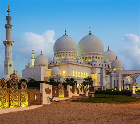 Explore These 10 Must Visit Mosques In The Uae