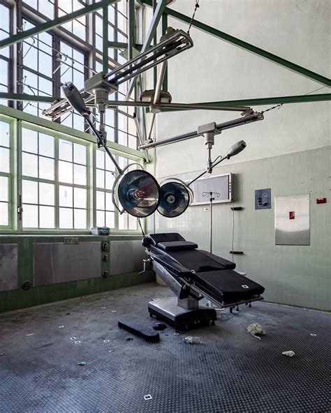 Exploring The Best Craziest Abandoned Hospital With Security Inside