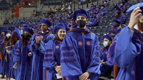 Fall 2024 Graduation Uf Pammy Batsheva