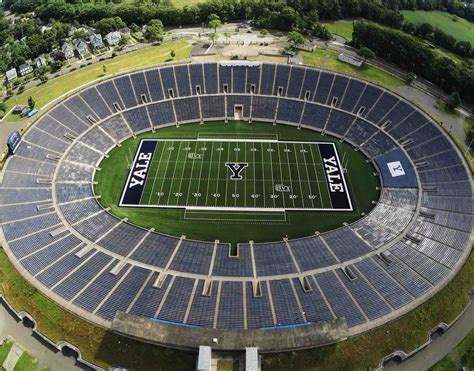 Football Team 147 Pleased With New Synthetic Turf At Yale Bowl Yale