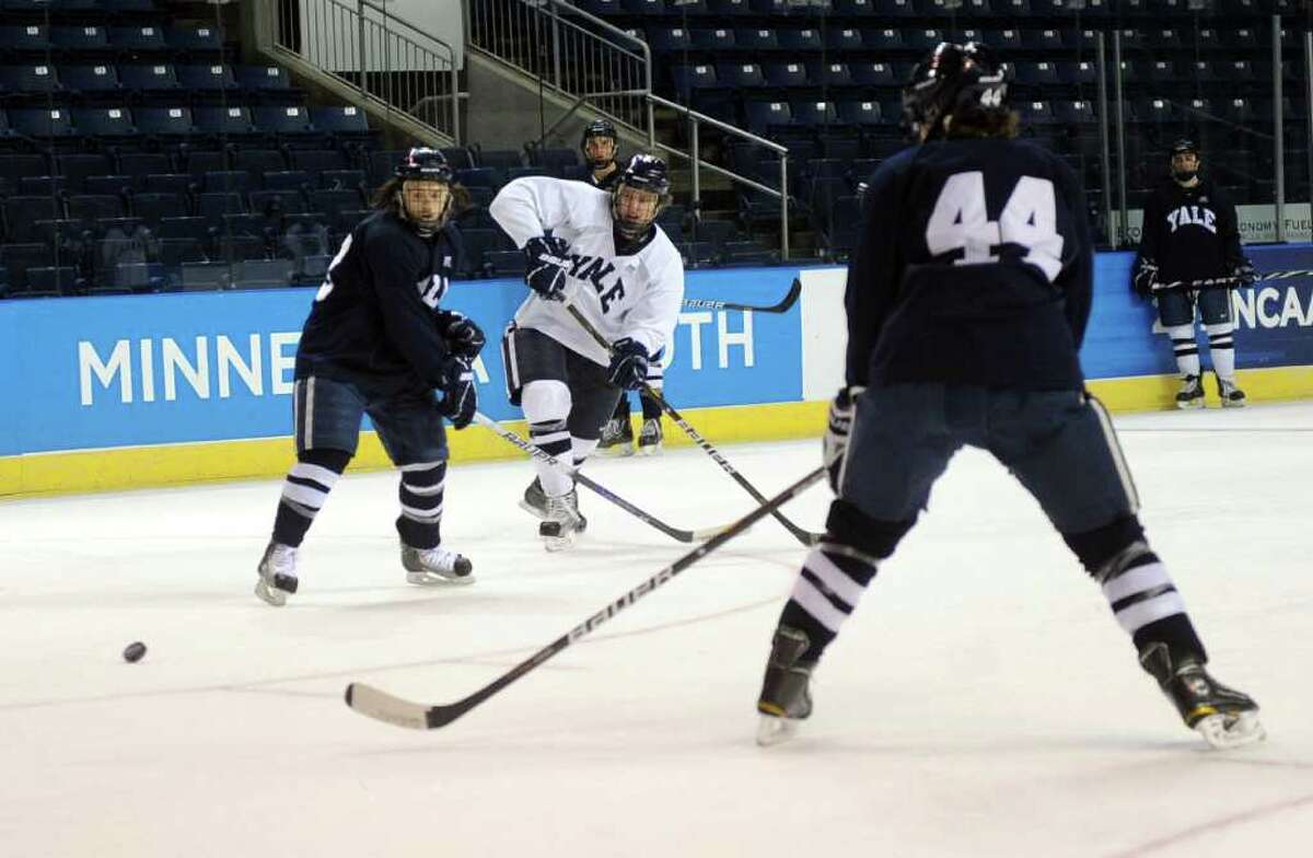 Goalie Rondeau A Big Time Stopper For Yale