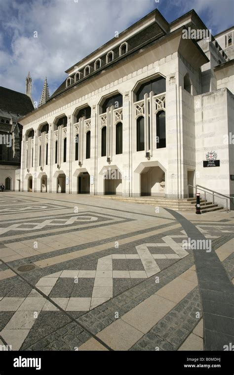 Guildhall Yard Art Gallery Hi Res Stock Photography And Images Alamy