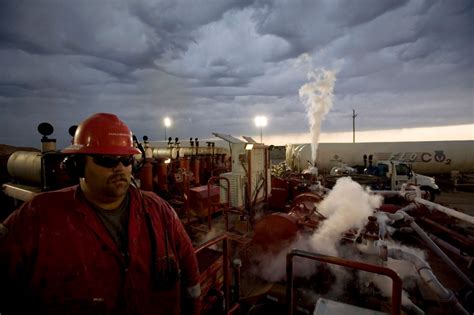 Halliburton Schlumberger And Baker Hughes Suspend Russia Operations