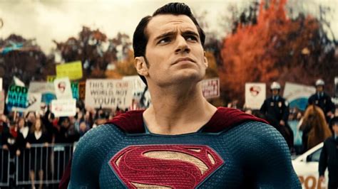 Henry Cavill Confirming Superman Return In Upcoming Appearance Giant