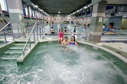 How Busy Is Confederation Swimming Pool Edmonton? Avoid Crowds