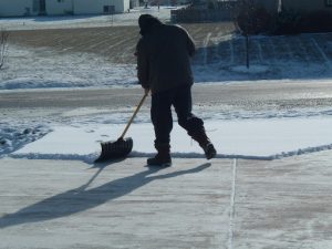 How To Remove Or Melt Snow From A Driveway Or Sidewalk Warmup Canada