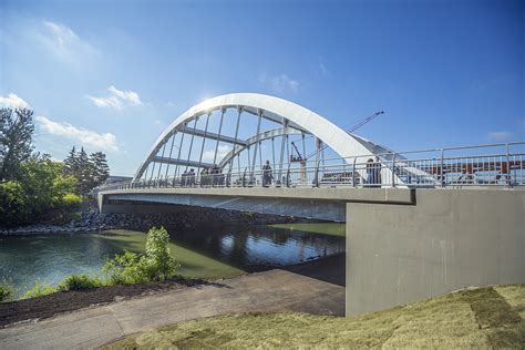 In With The New Calgary S 9 Avenue Se Bridge Construction Complete