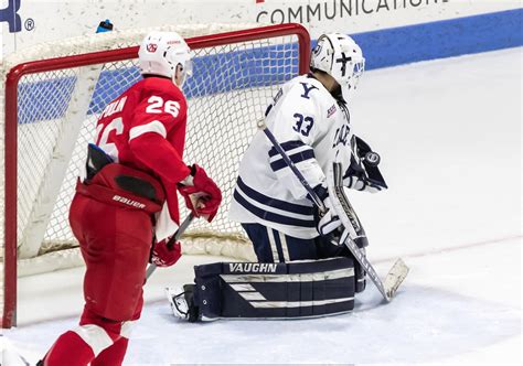 Men S Hockey Yale Hits The Ice Over Winter Break Yale Daily News