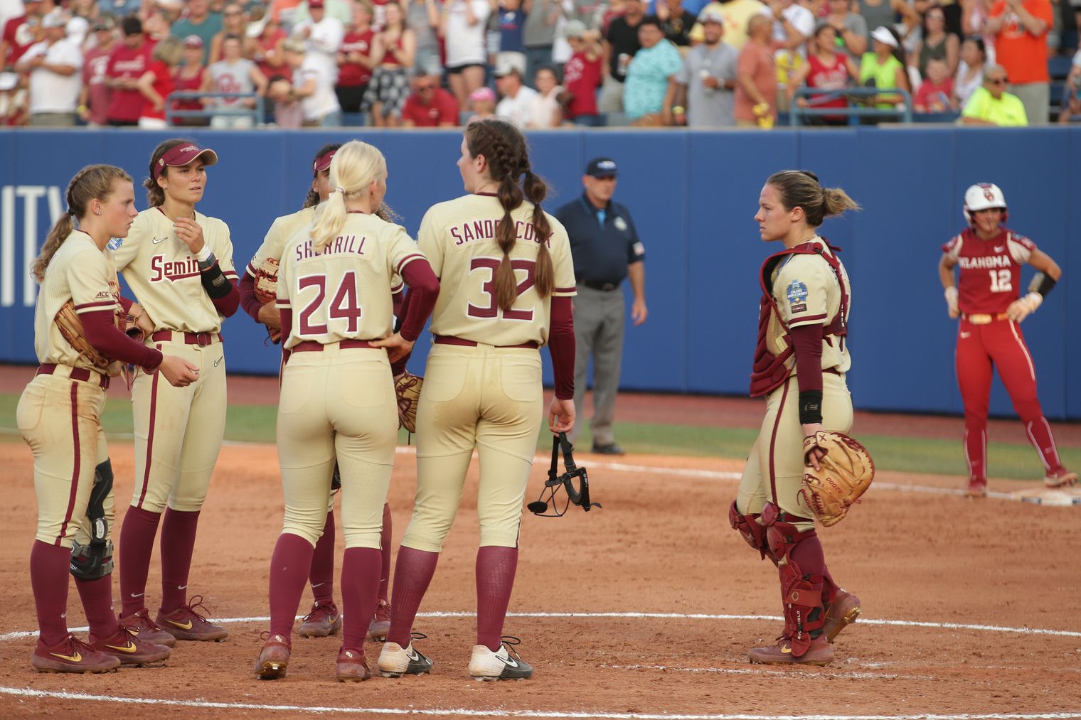 No 10 Fsu Softball Stays Alive In The College World Series With A