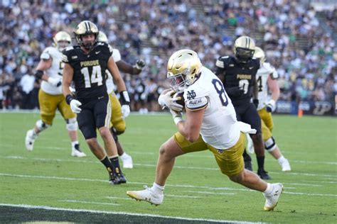 No 18 Notre Dame Rushes For 362 Yards 6 Tds In Rout Of Purdue