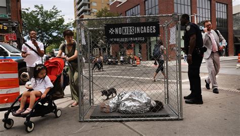 Nyc Installations Of Migrant Kids In Cages Evoke Powerful Public