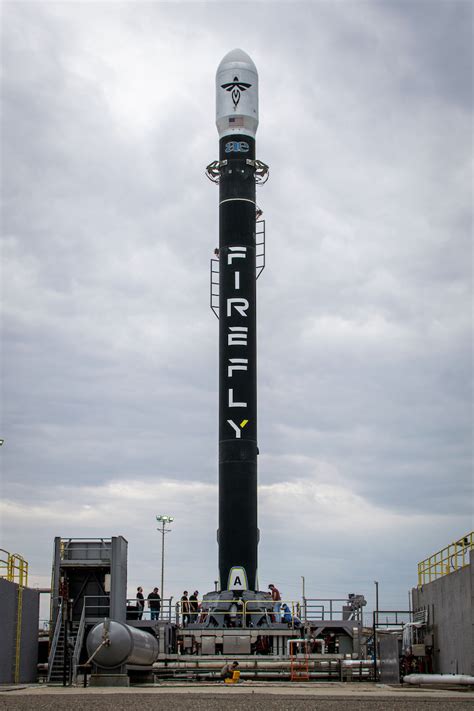 Photos Firefly S Second Alpha Rocket Raised On Launch Pad