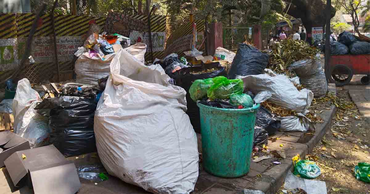 Pune News Garbage Dump Near Cycle Track And Garden On Bhandarkar Road