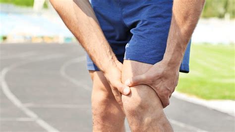 Quadriceps Tendon Tear Symptoms