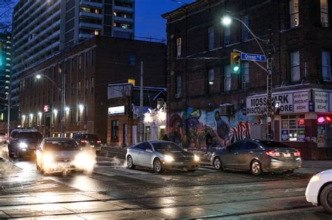 Queen And Sherbourne Moss Park Homeless Shelters In Toronto Toronto