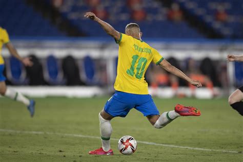 Richarlison Faz Sequ Ncia De Tr S Gols Na Estreia Do Brasil Sobre A