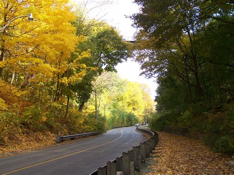 Rosedale Valley Road R Toronto