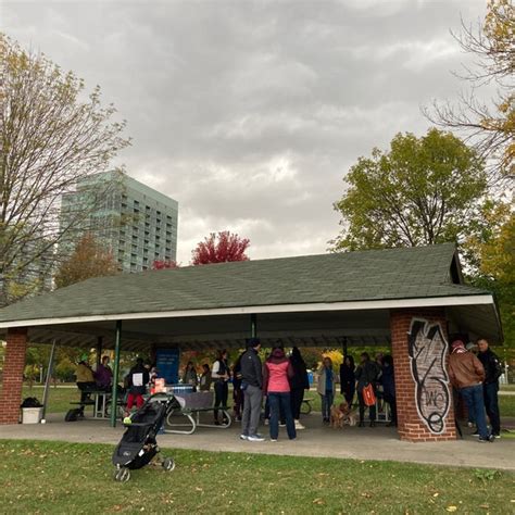 Sir Casimir Gzowski Park