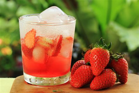 Sparkling Strawberry Lemonade Florida Strawberry