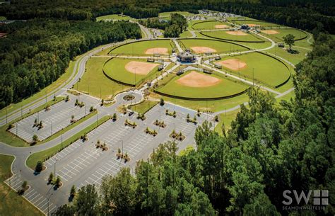 Stadium Road Park: Easy Recreation Access