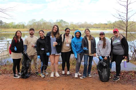 Students Serve The Community For Dawg Day Of Service