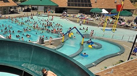 Summer Swimming Outdoor Pools And Water Parks Around Seattle Tacoma