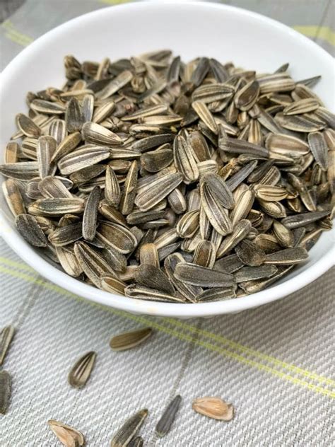 Sunflower Seeds Guide: Nutrition Unlocked