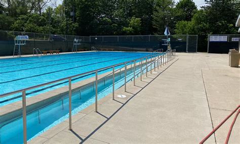 Thornhill Outdoor Pool Summer Only City Of Vaughan