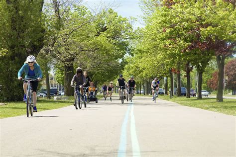 Toronto S Cycling Trails Explore The City On A Bike