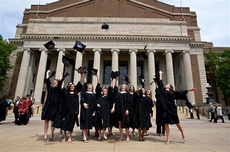 U Of M Commencement Ceremonies Begin April 28 University Of Minnesota