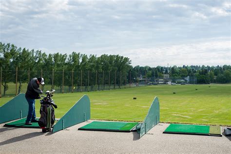 Use Golf Driving Ranges To Practice