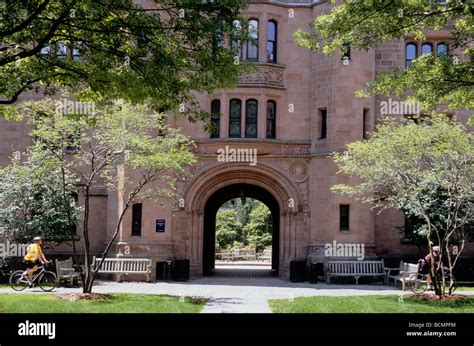 Vanderbilt Hall Yale College New Haven Ct