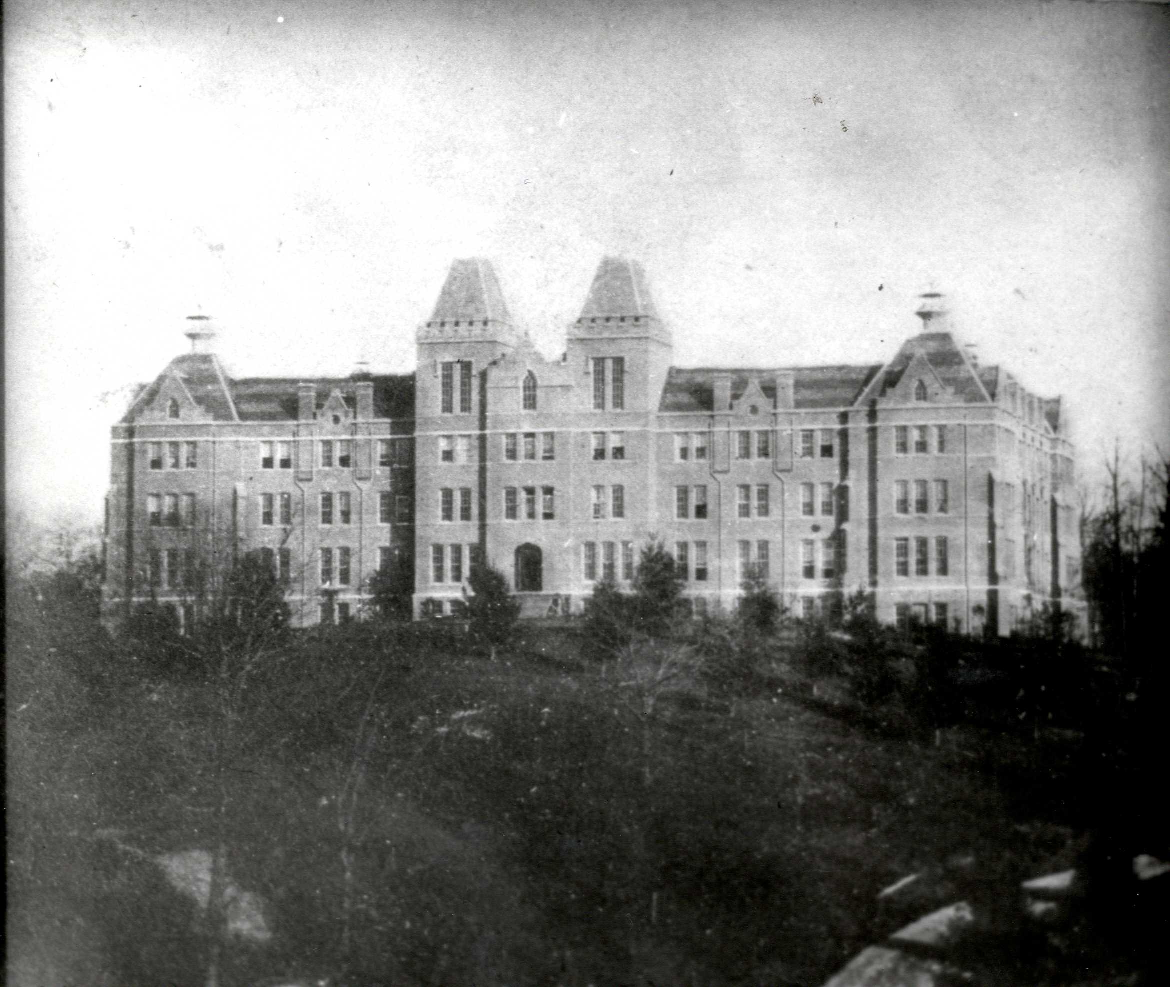 Western College Incarnations Of Peabody Hall Walter Havighurst