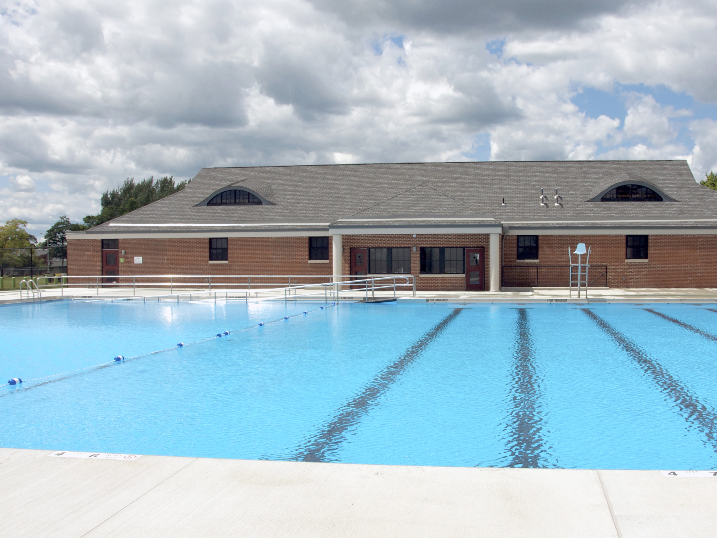 What Is Transcona Centennial Pool? Facility Guide